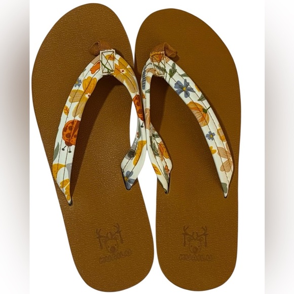 Havaianas Shoes - Havaianas Brown and Floral Sandals